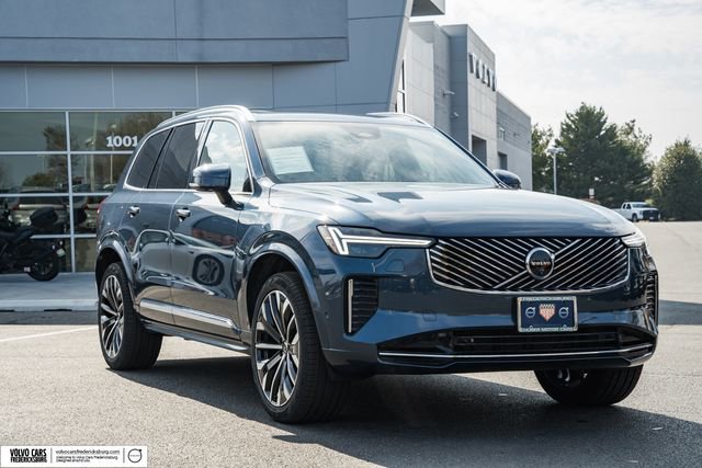 Used 2025 Volvo XC90 B6 Plus image 1