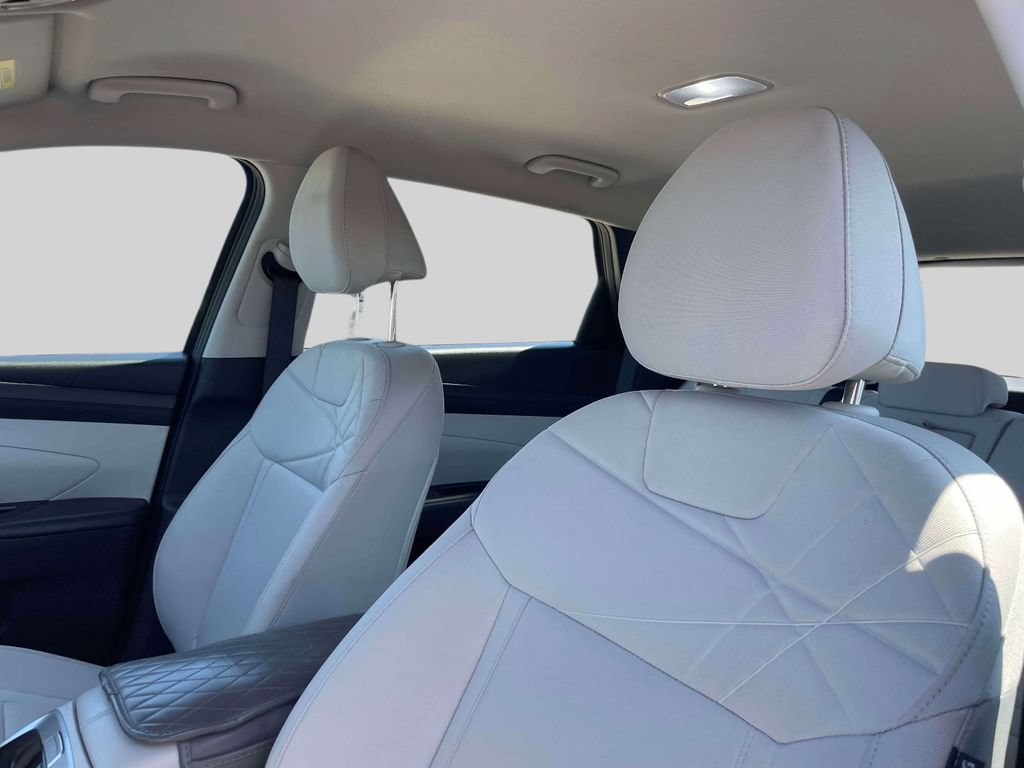 Certified 2025 Hyundai Tucson SE AWD/4WD image 19