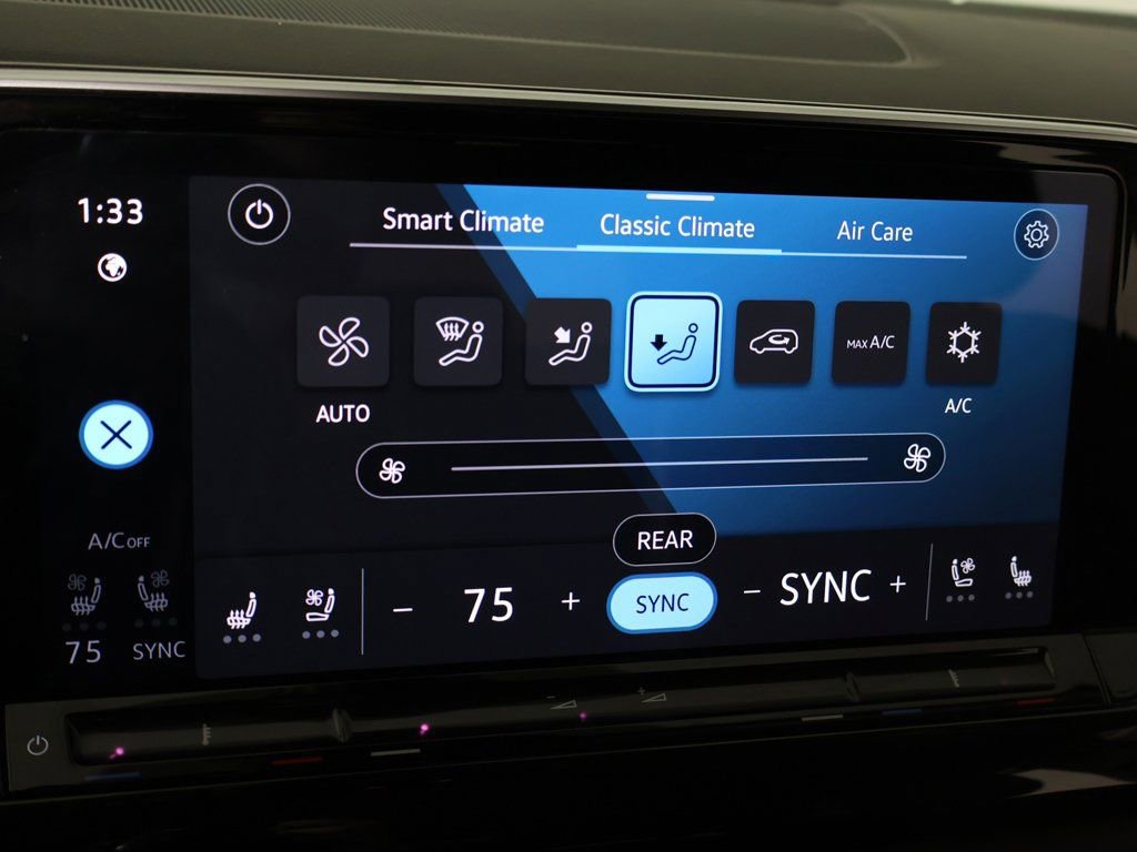 Used 2025 Volkswagen Atlas SE image 49