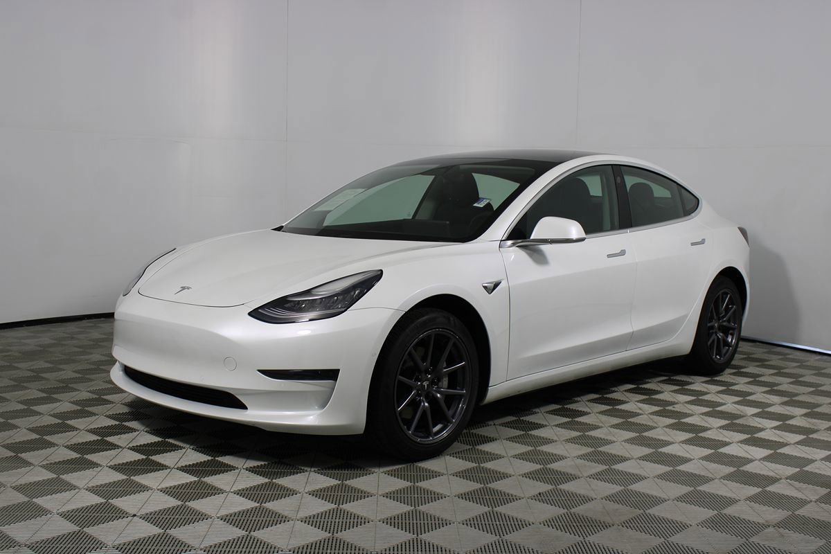 Used 2020 Tesla Model 3 Standard Range Plus RWD image 3