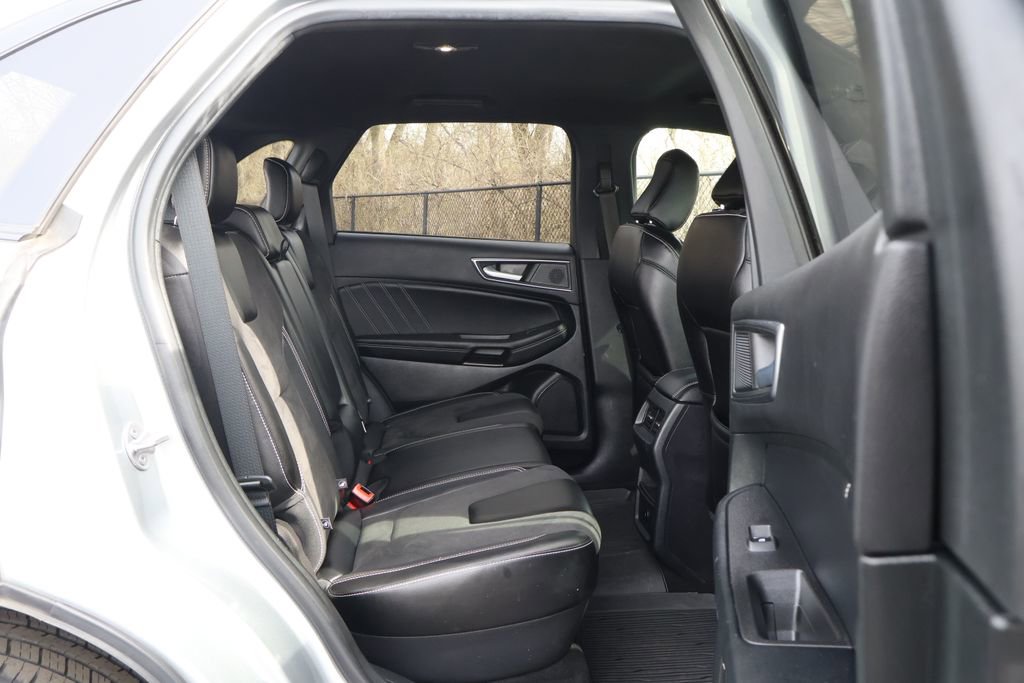 Used 2023 Ford Edge ST image 46