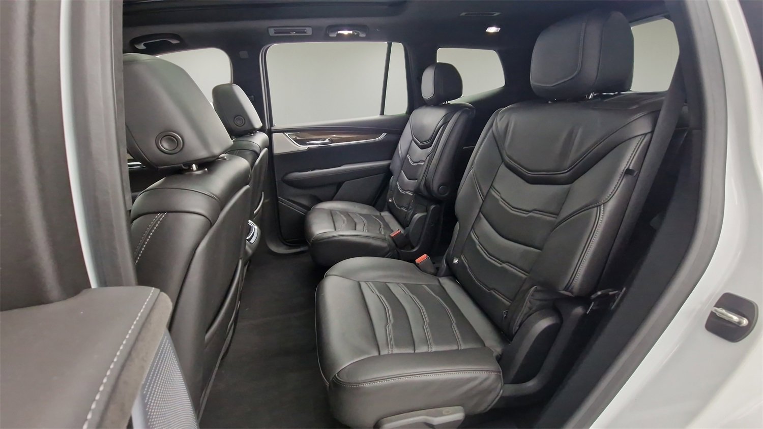 Used 2022 Cadillac XT6 Premium Luxury w/ Platinum Package image 27