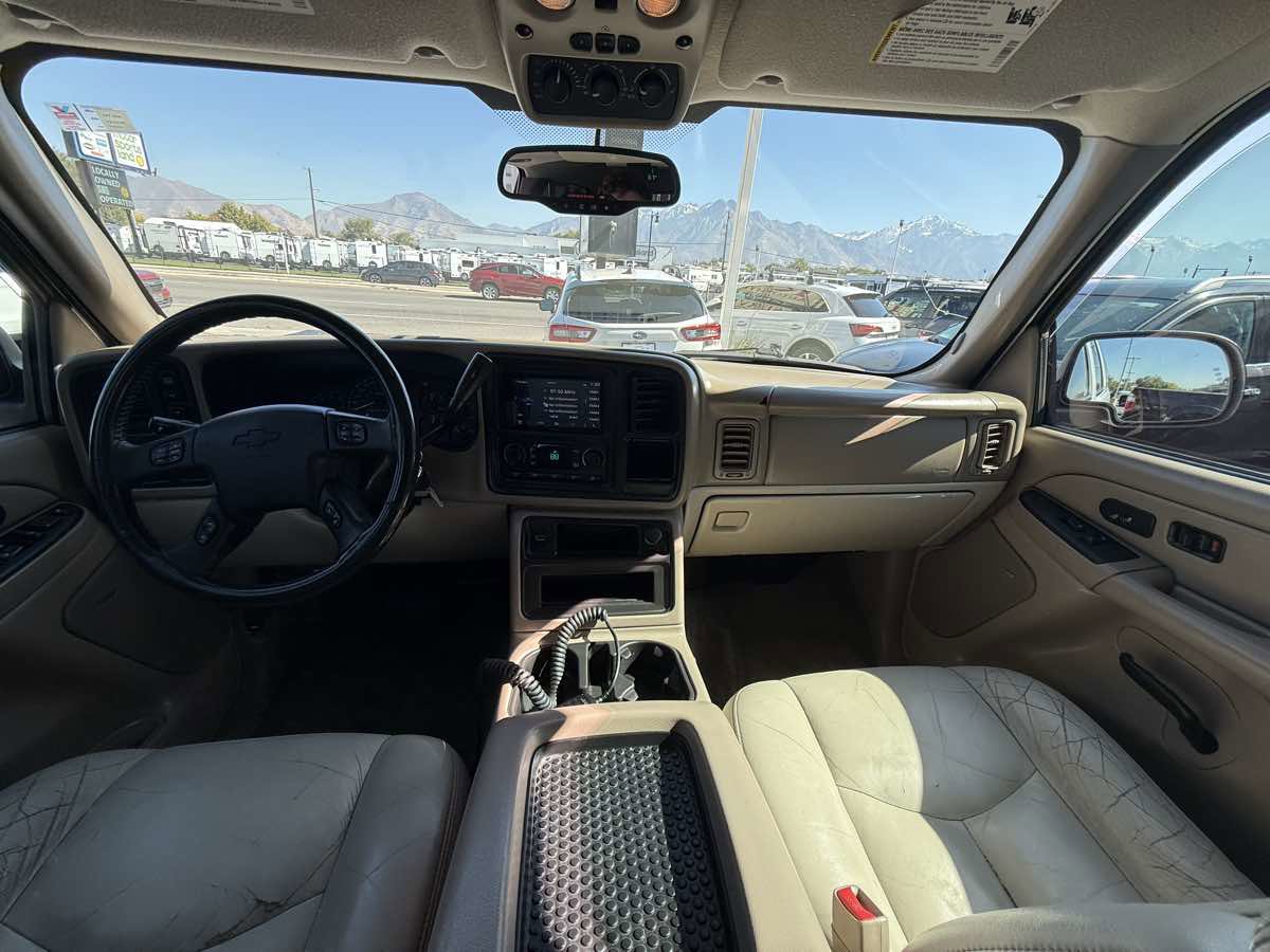 Used 2006 Chevrolet Suburban 2500 LT w/ Preferred Equipment Group image 15