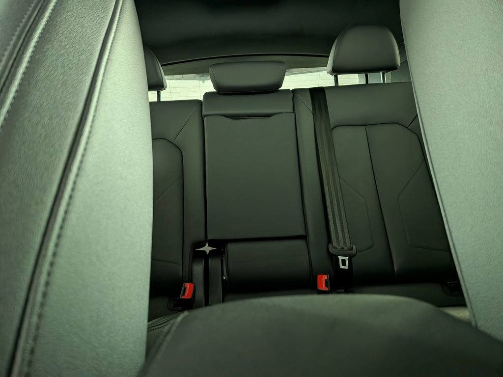 Used 2025 Audi Q3 2.0T Premium image 30