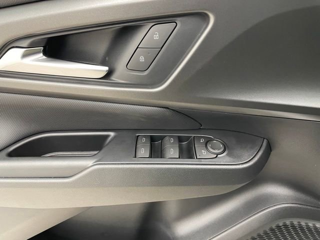 New 2026 Chevrolet Equinox EV LT image 9