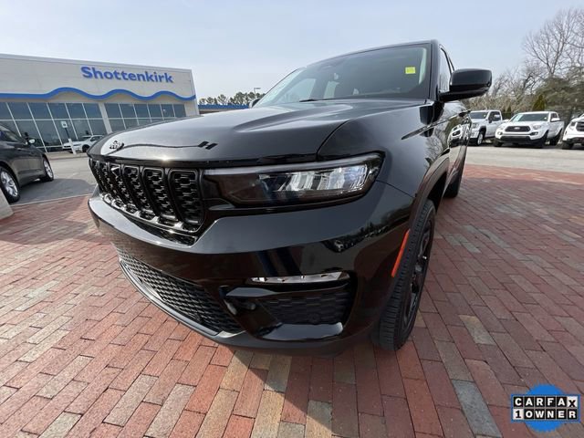 Used 2023 Jeep Grand Cherokee Limited w/ Luxury Tech Group II image 27