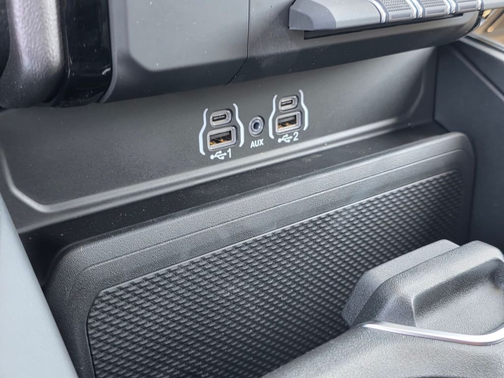 New 2026 RAM 1500 Laramie w/ Sport Appearance Package AWD/4WD image 18