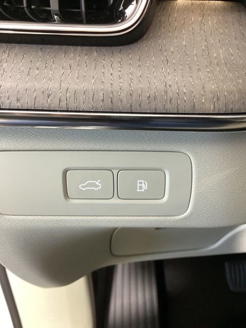 New 2026 Volvo XC90 T8 Ultra w/ Protection Package Premier image 19