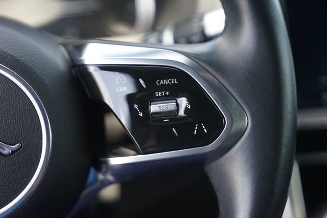 Used 2020 Jaguar XE S RWD image 24