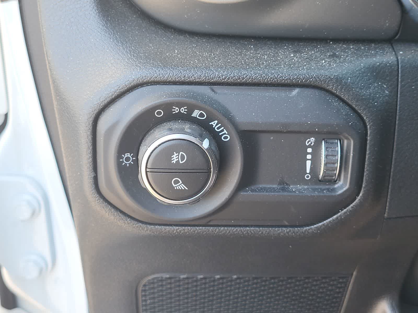 Used 2023 Jeep Gladiator Sport AWD/4WD image 15