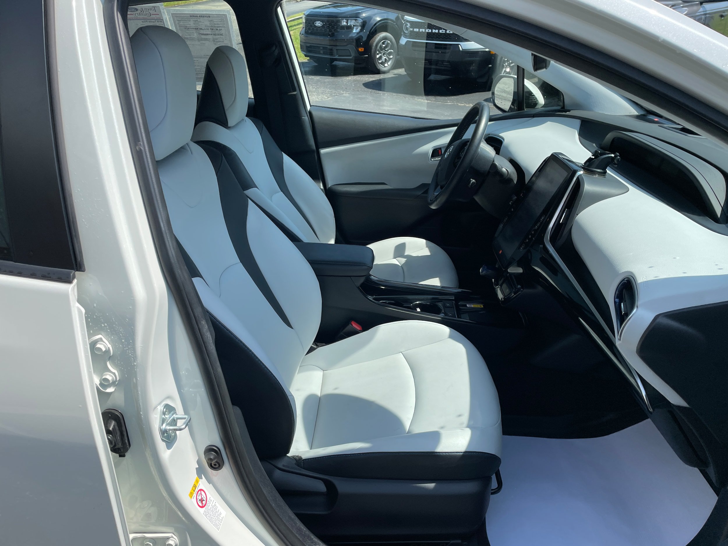 Used 2019 Toyota Prius Limited FWD image 13