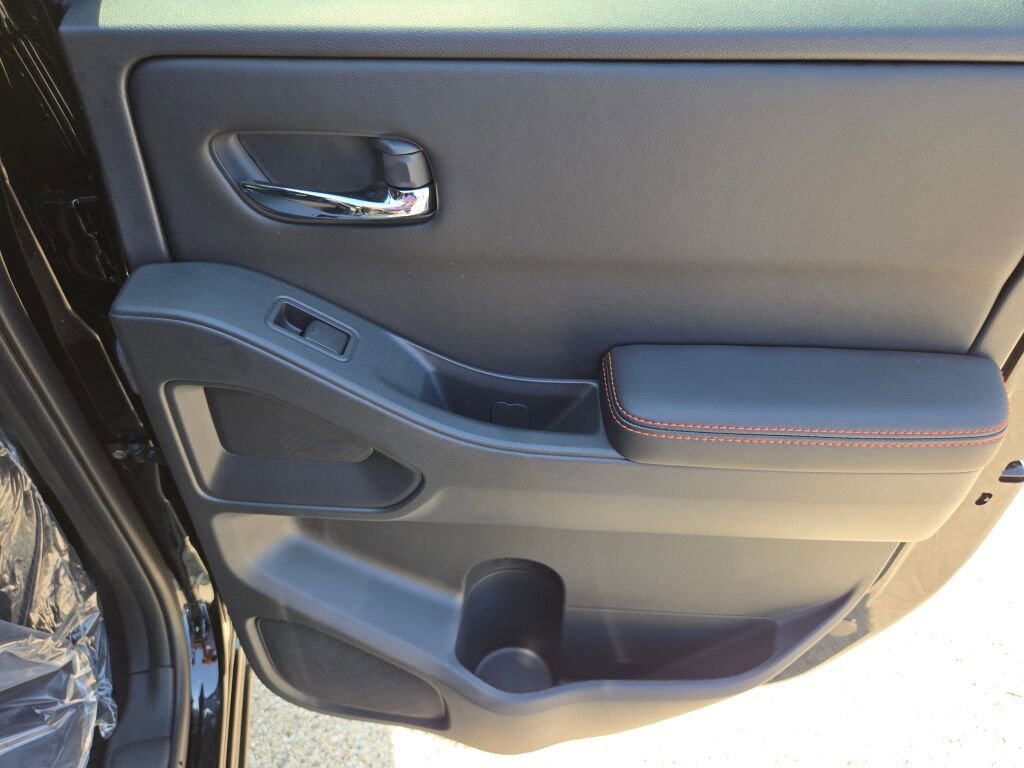 New 2025 Nissan Frontier PRO-4X w/ Pro Premium Package image 8