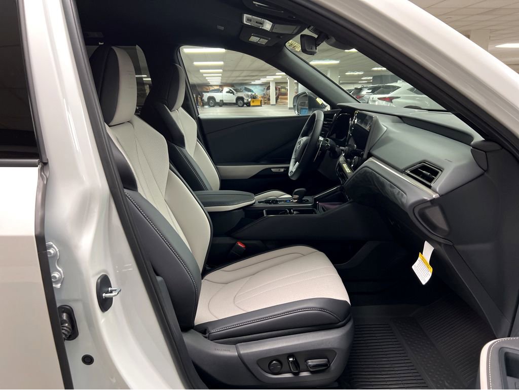 New 2026 Lexus TX 500h AWD image 32