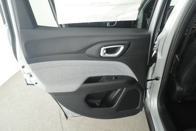 New 2026 Jeep Compass Latitude image 15