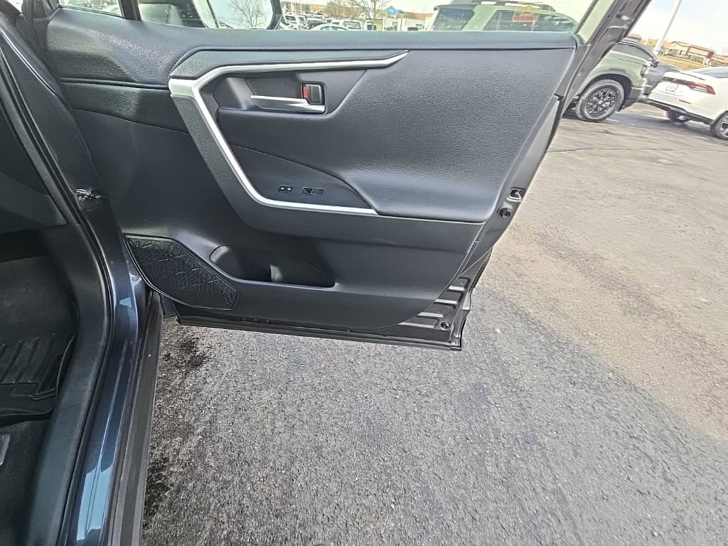 Used 2019 Toyota RAV4 XSE image 31