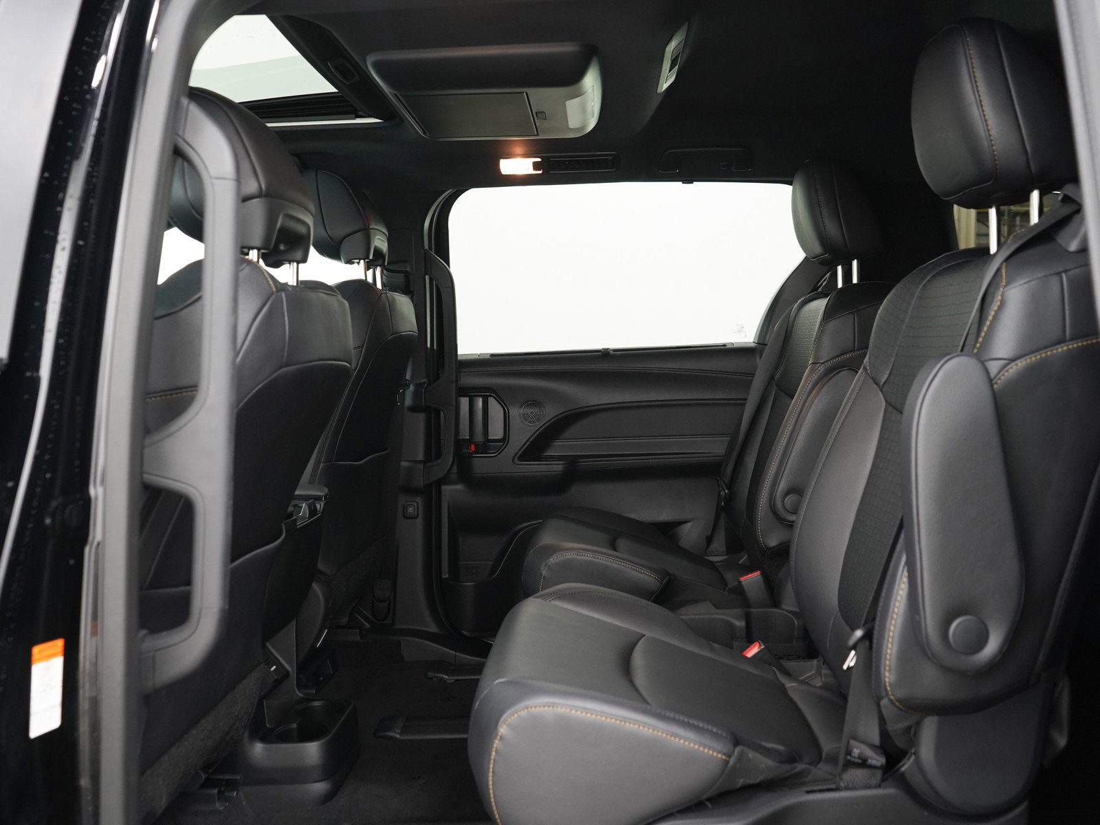 Certified 2025 Toyota Sienna XLE Woodland Edition AWD/4WD image 21
