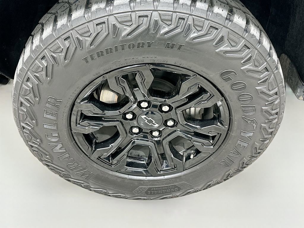 Certified 2022 Chevrolet Silverado 1500 ZR2 w/ Technology Package AWD/4WD image 32