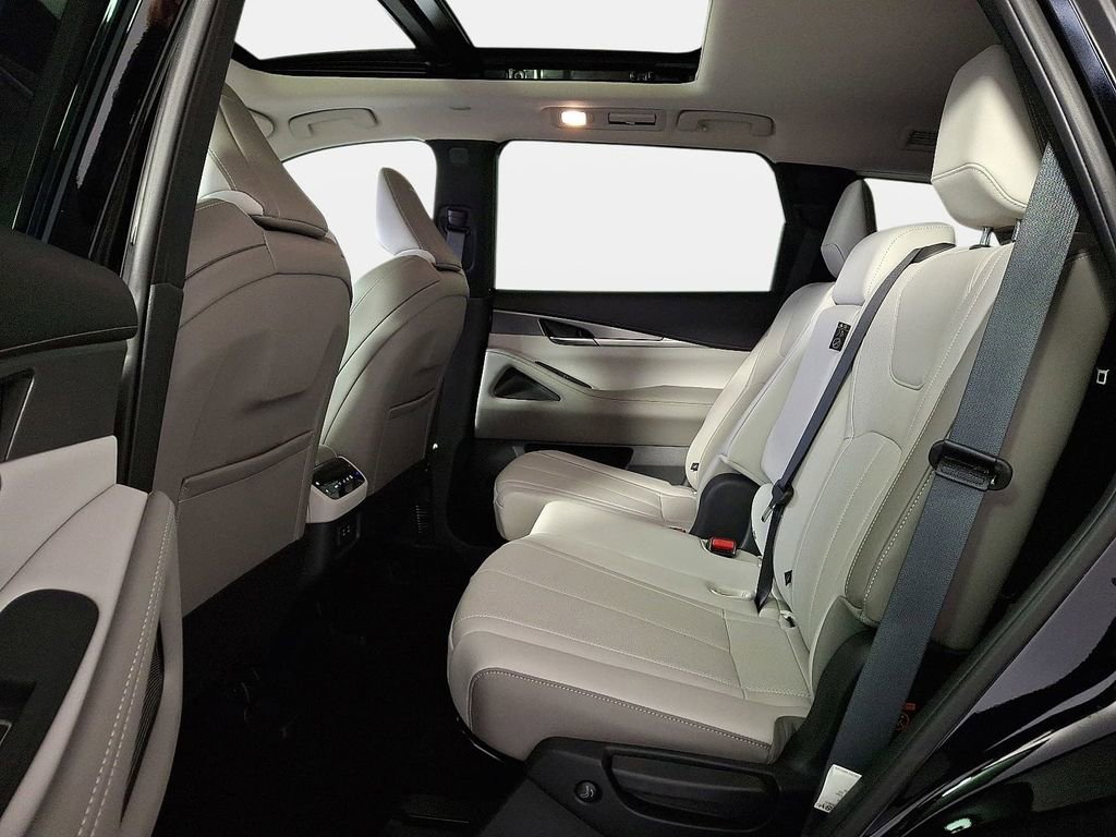 Certified 2026 INFINITI QX60 Pure w/ Cargo Package image 9