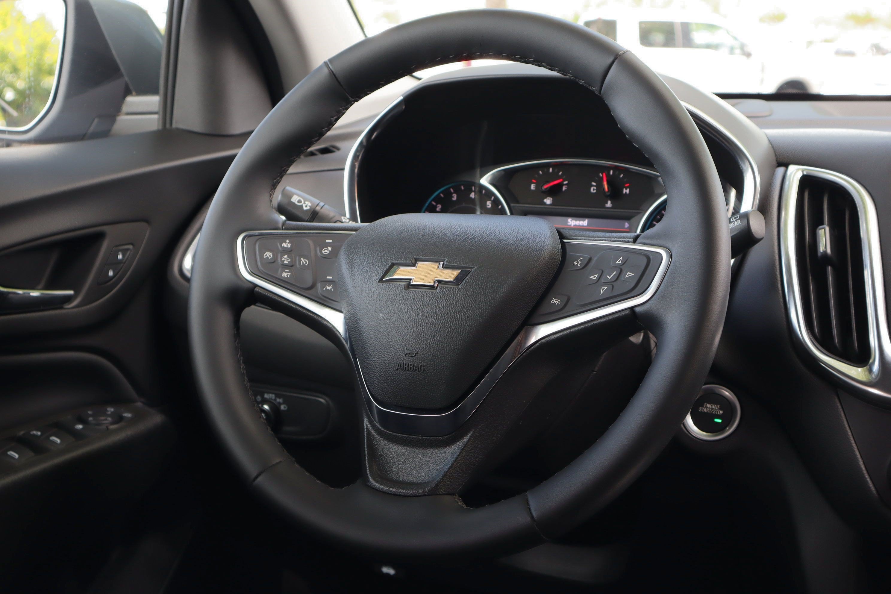 Used 2024 Chevrolet Equinox LT FWD image 18