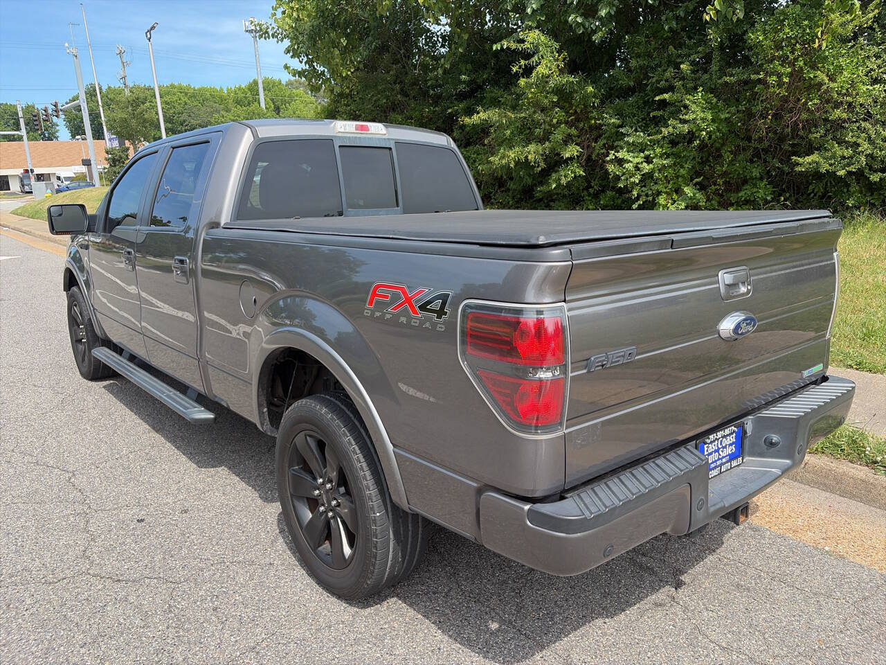 Used 2014 Ford F150 FX4 w/ Equipment Group 402A Luxury AWD/4WD image 4
