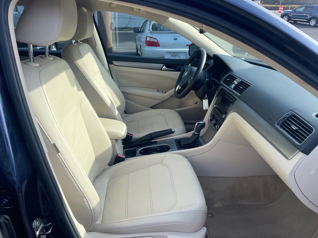 Used 2014 Volkswagen Passat 1.8T SE image 22