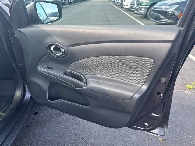 Used 2015 Nissan Versa SV FWD image 23