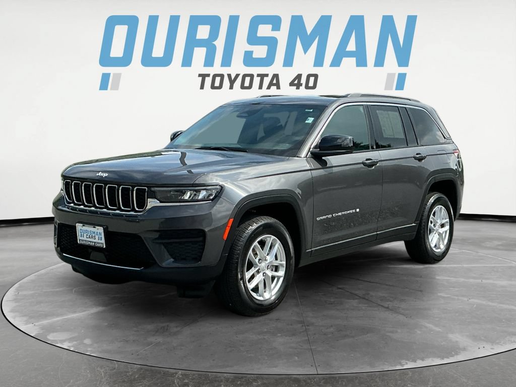Used 2025 Jeep Grand Cherokee Laredo X AWD/4WD image 3