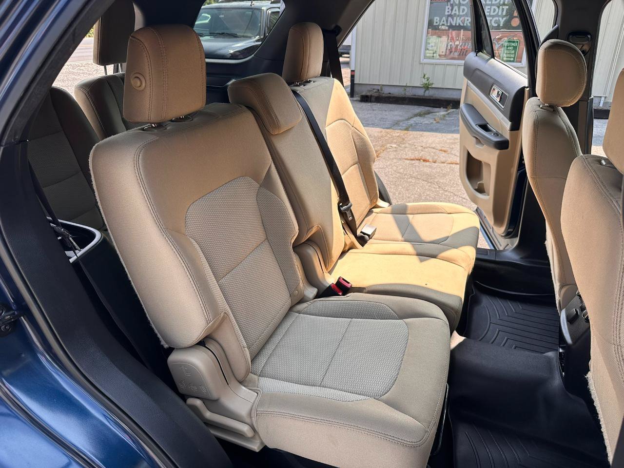 Used 2017 Ford Explorer XLT FWD image 16