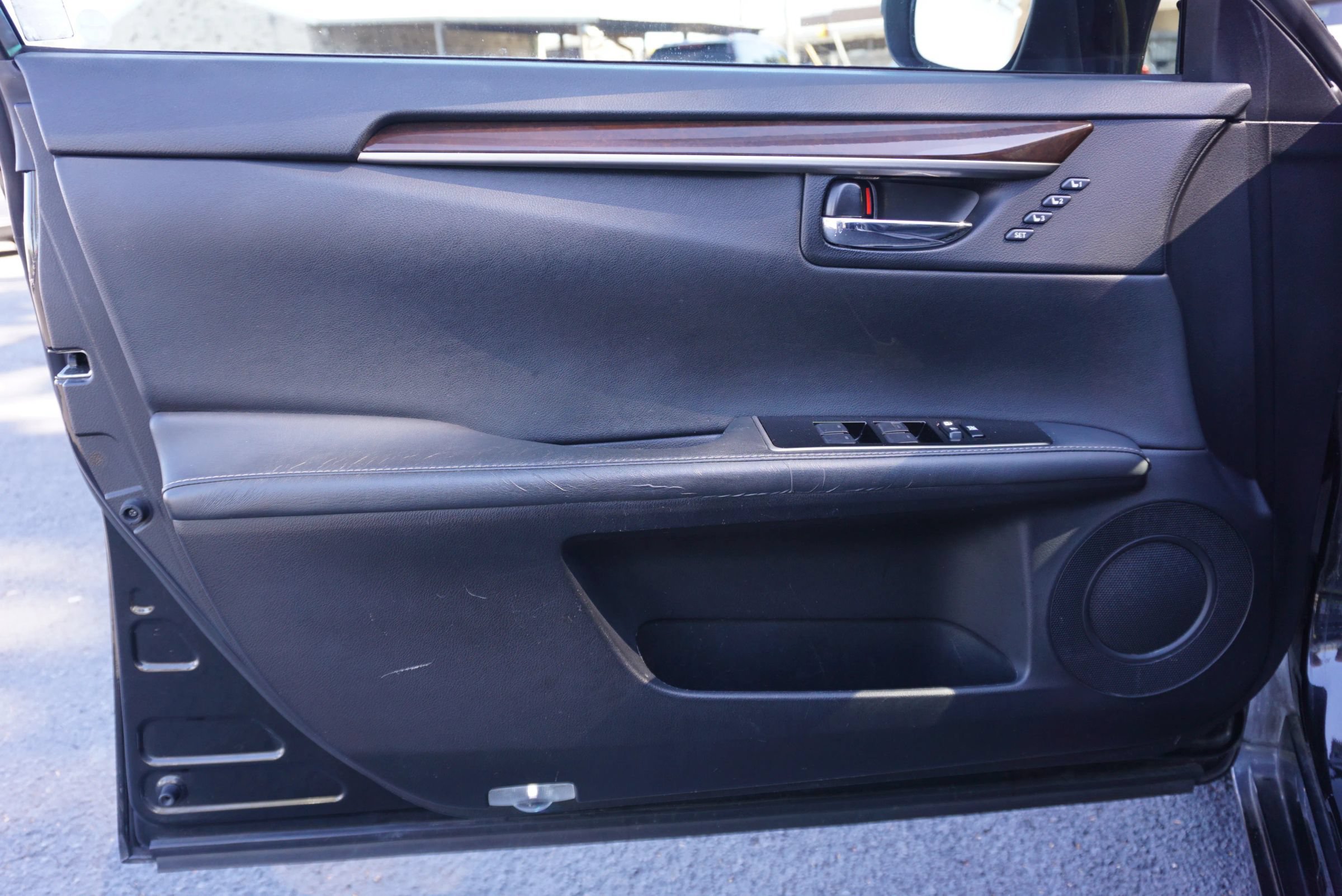 Used 2016 Lexus ES 350 w/ Premium Package w/Wood Trim FWD image 11