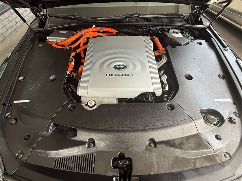 Used 2022 Toyota Mirai w/ Advanced Technology Package RWD image 39
