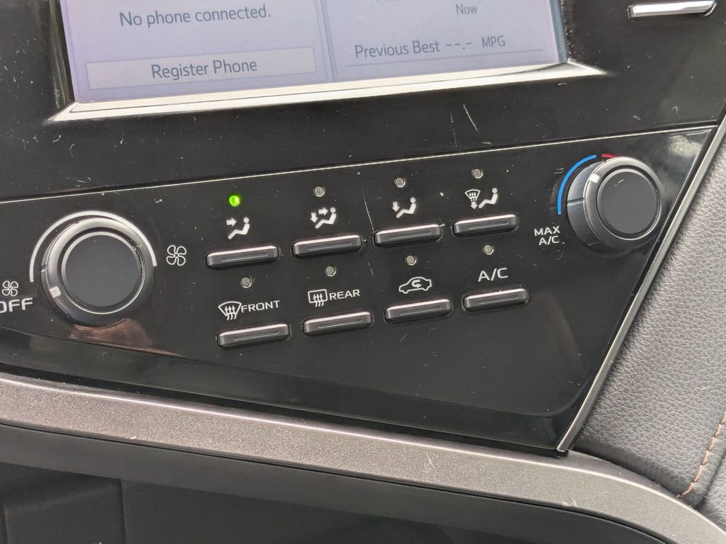 Used 2019 Toyota Camry LE FWD image 21