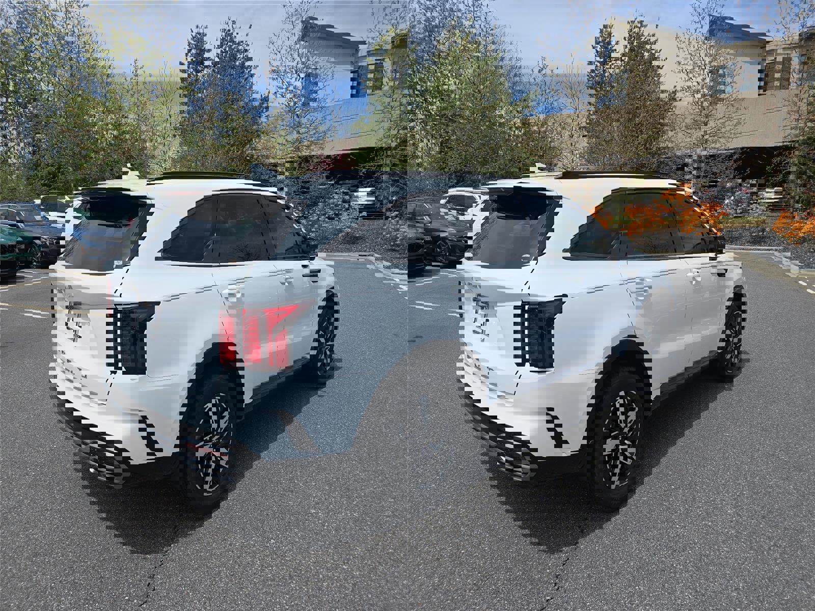 Used 2022 Kia Sorento EX w/ Panoramic Sunroof Package image 3