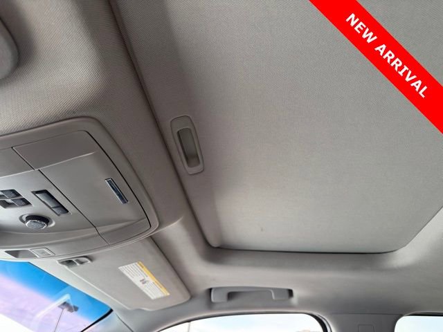 Used 2017 GMC Yukon XL SLT w/ Open Road Package image 3