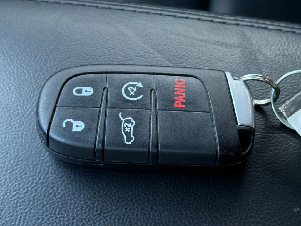 Used 2021 Jeep Grand Cherokee Limited w/ Sun & Sound Group image 31