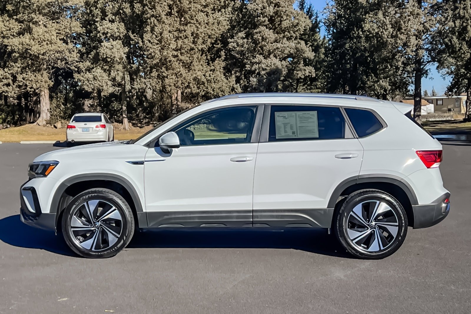 Used 2024 Volkswagen Taos SE image 8