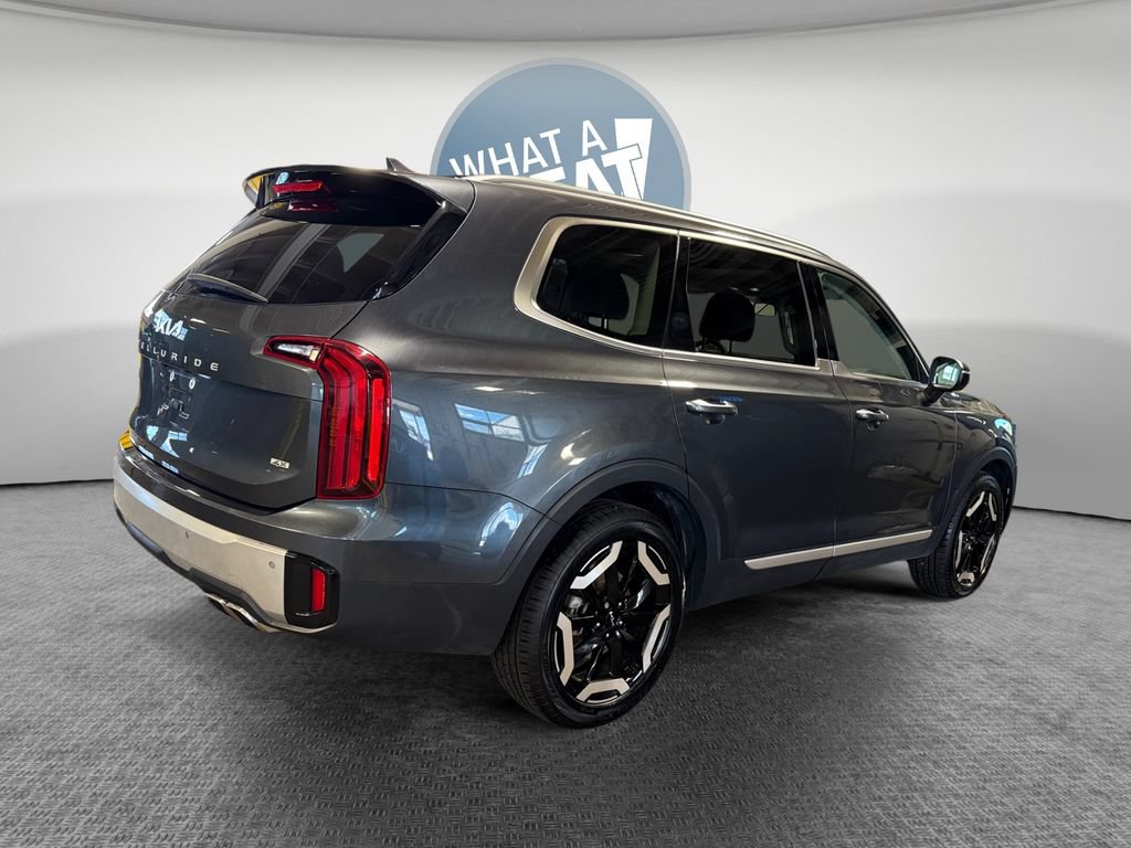 Certified 2024 Kia Telluride S w/ S Sunroof Package AWD/4WD image 3