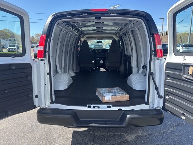New 2026 Chevrolet Express 2500 RWD image 15