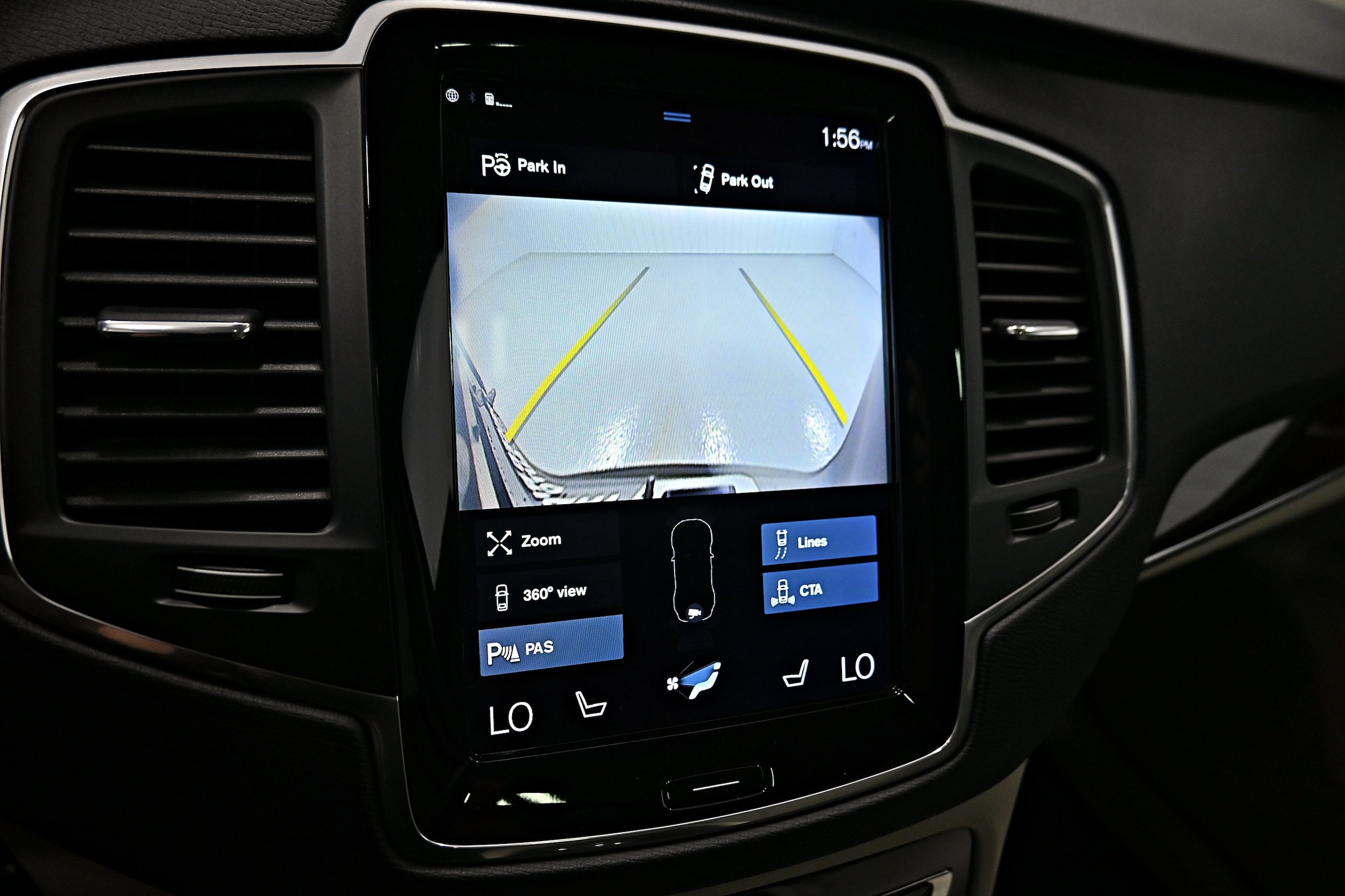 Used 2019 Volvo XC90 T6 Momentum w/ Advanced Package AWD/4WD image 16