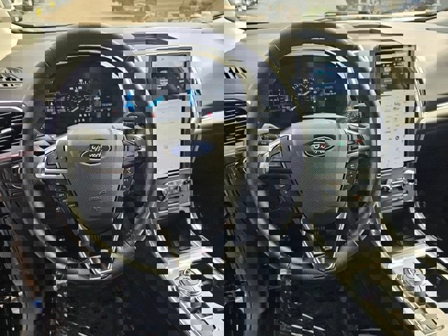 Used 2024 Ford Edge Titanium image 15