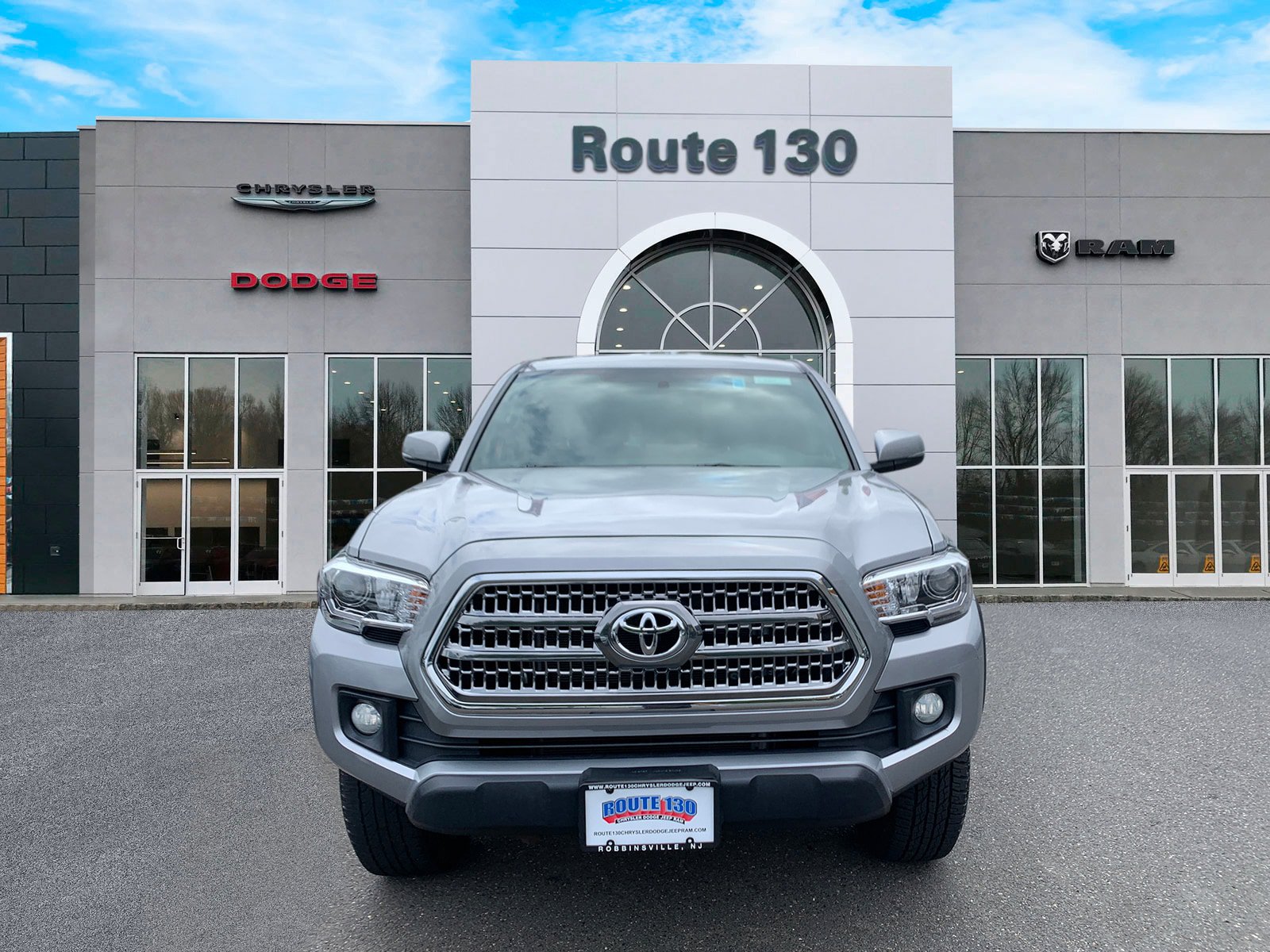 Used 2016 Toyota Tacoma TRD Off-Road w/ Premium & Technology Package AWD/4WD image 28