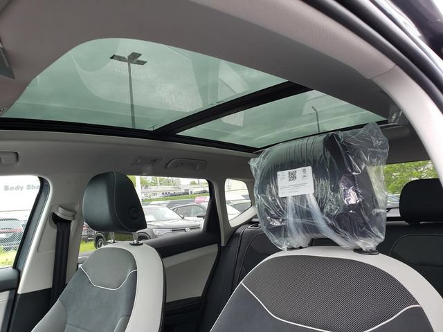 New 2026 Volkswagen Taos SE AWD/4WD image 7