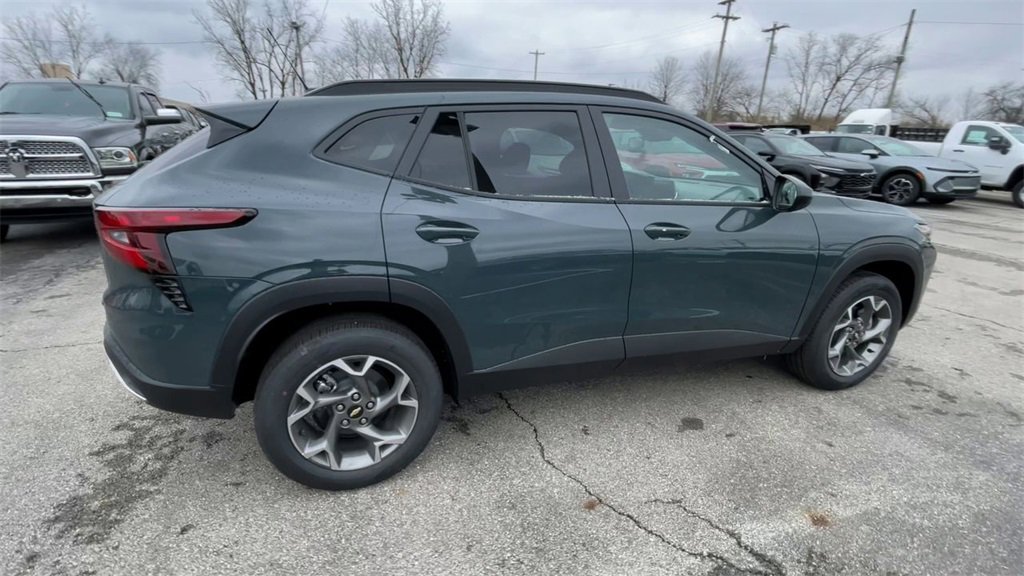 New 2026 Chevrolet Trax LT w/ Driver Confidence Package image 2