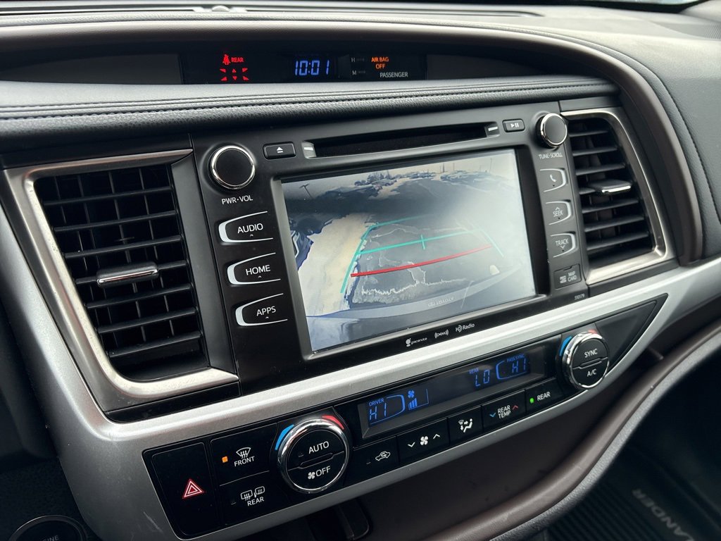 Used 2018 Toyota Highlander XLE image 29