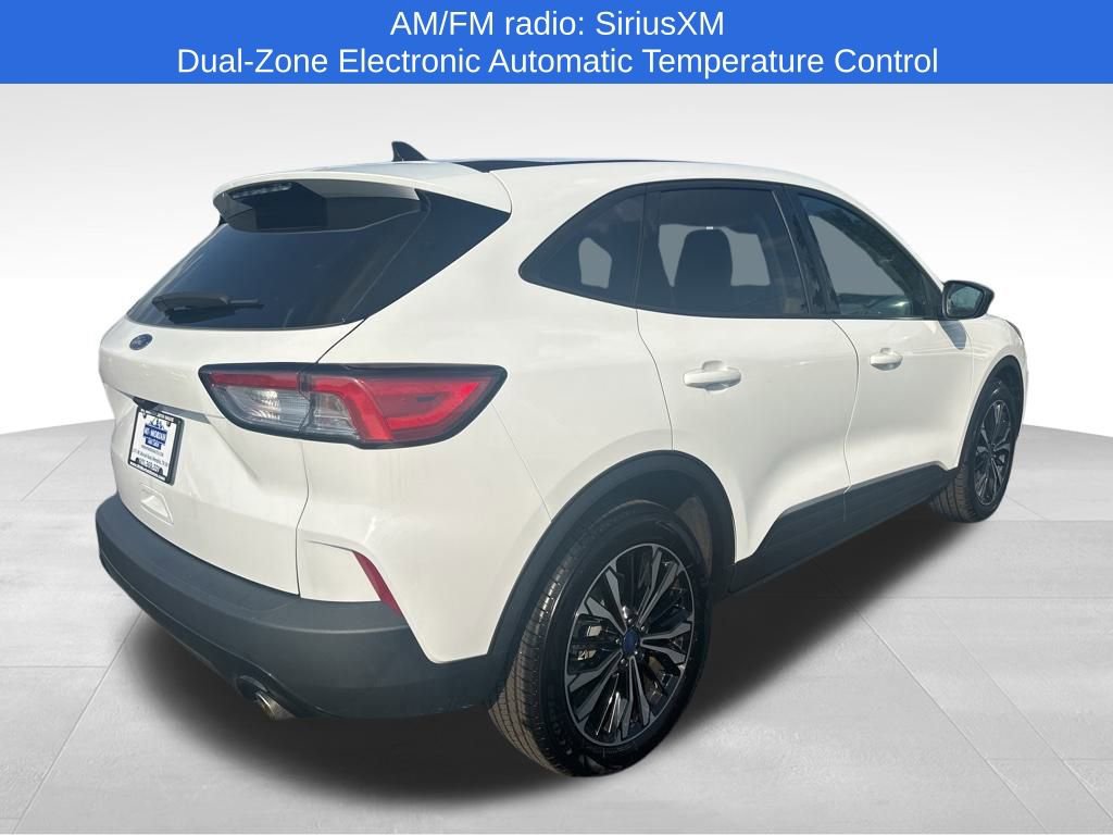 Used 2022 Ford Escape SE w/ SE Sport Appearance Package image 6