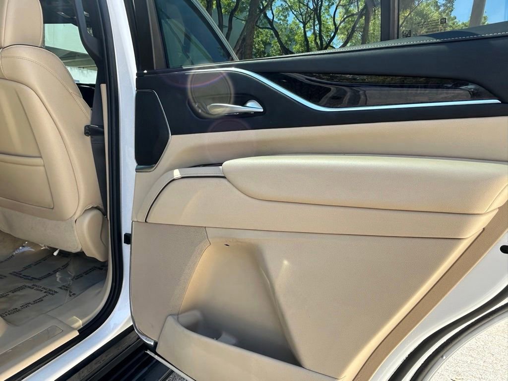 Used 2023 Cadillac Escalade Premium Luxury w/ Performance Package AWD/4WD image 49