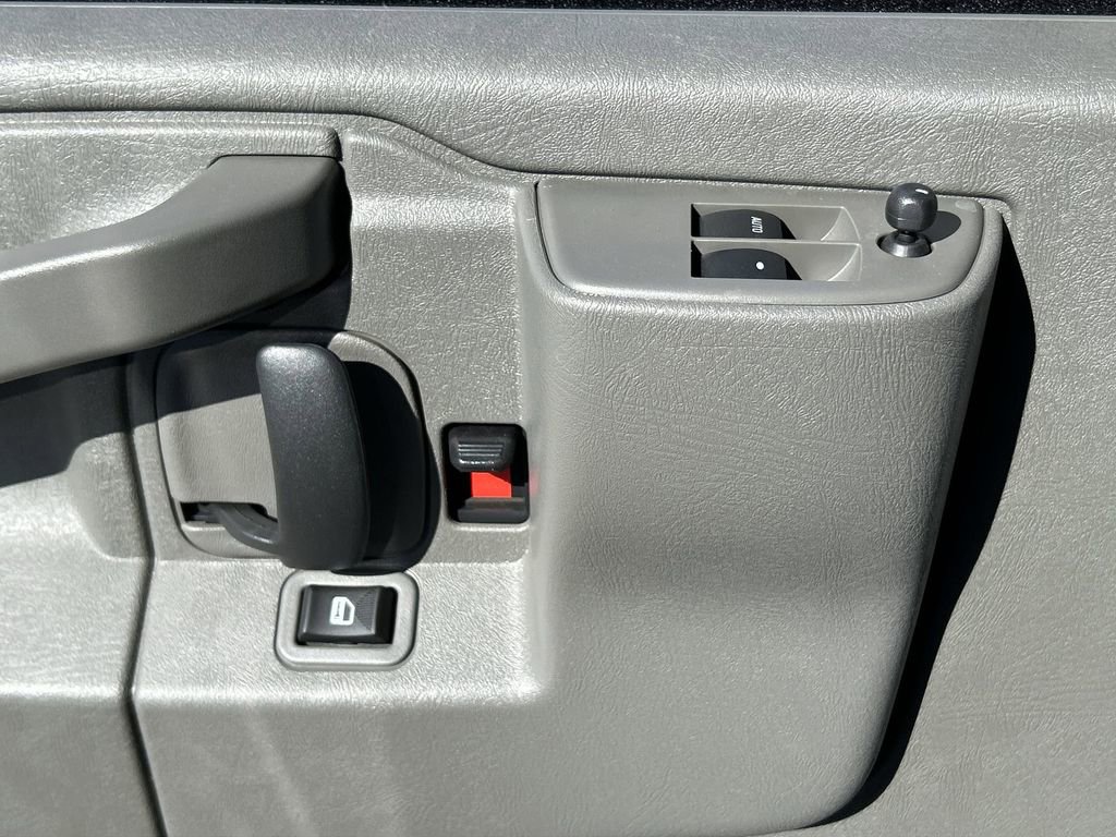 New 2025 GMC Savana 3500 LS image 22
