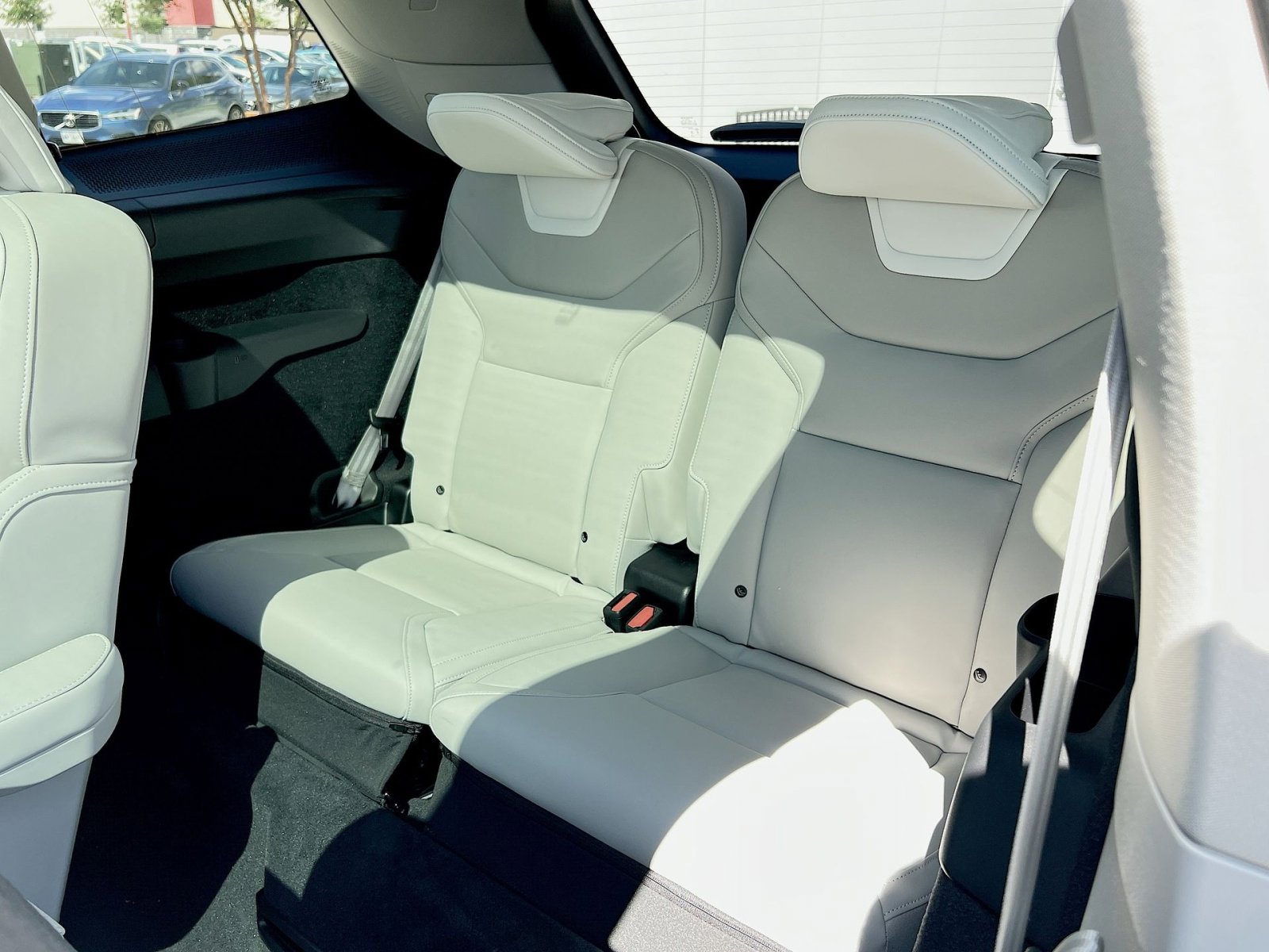 New 2025 Volvo EX90 Plus image 26