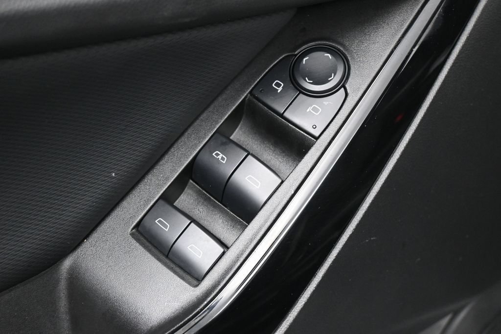 Used 2025 Chevrolet Equinox LT FWD image 13