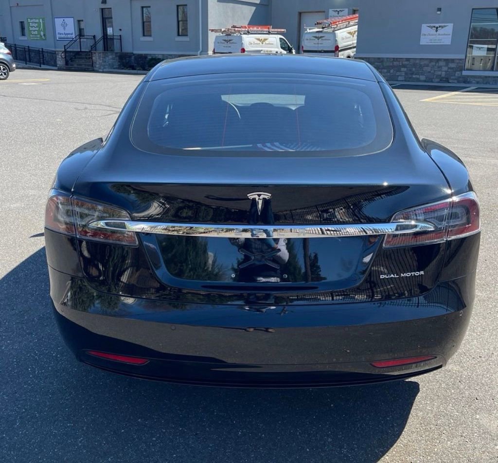 Used 2020 Tesla Model S Long Range Plus image 5