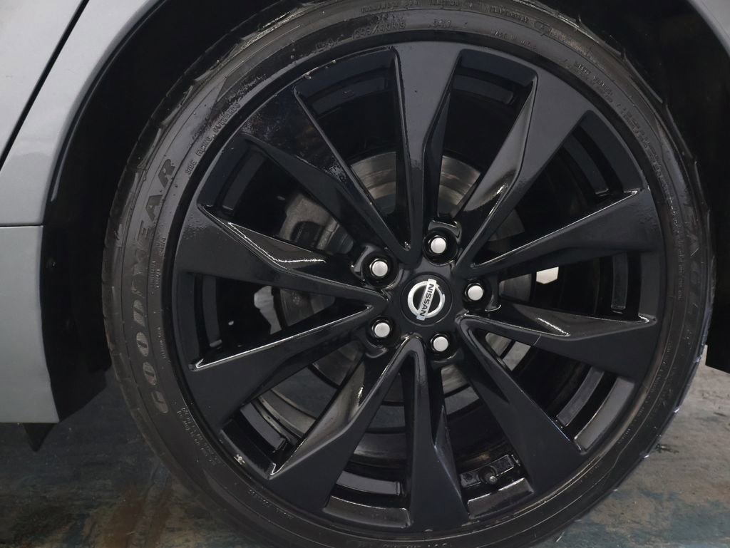 Used 2020 Nissan Maxima SR w/ Sport Mat Group FWD image 34